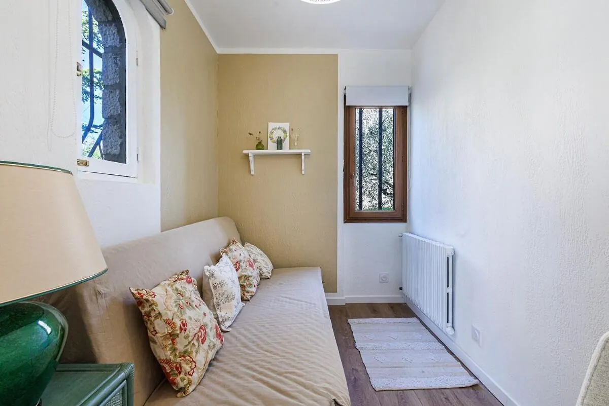 Holiday home La Petite Marjolaine Charming Top Of Villa Vence